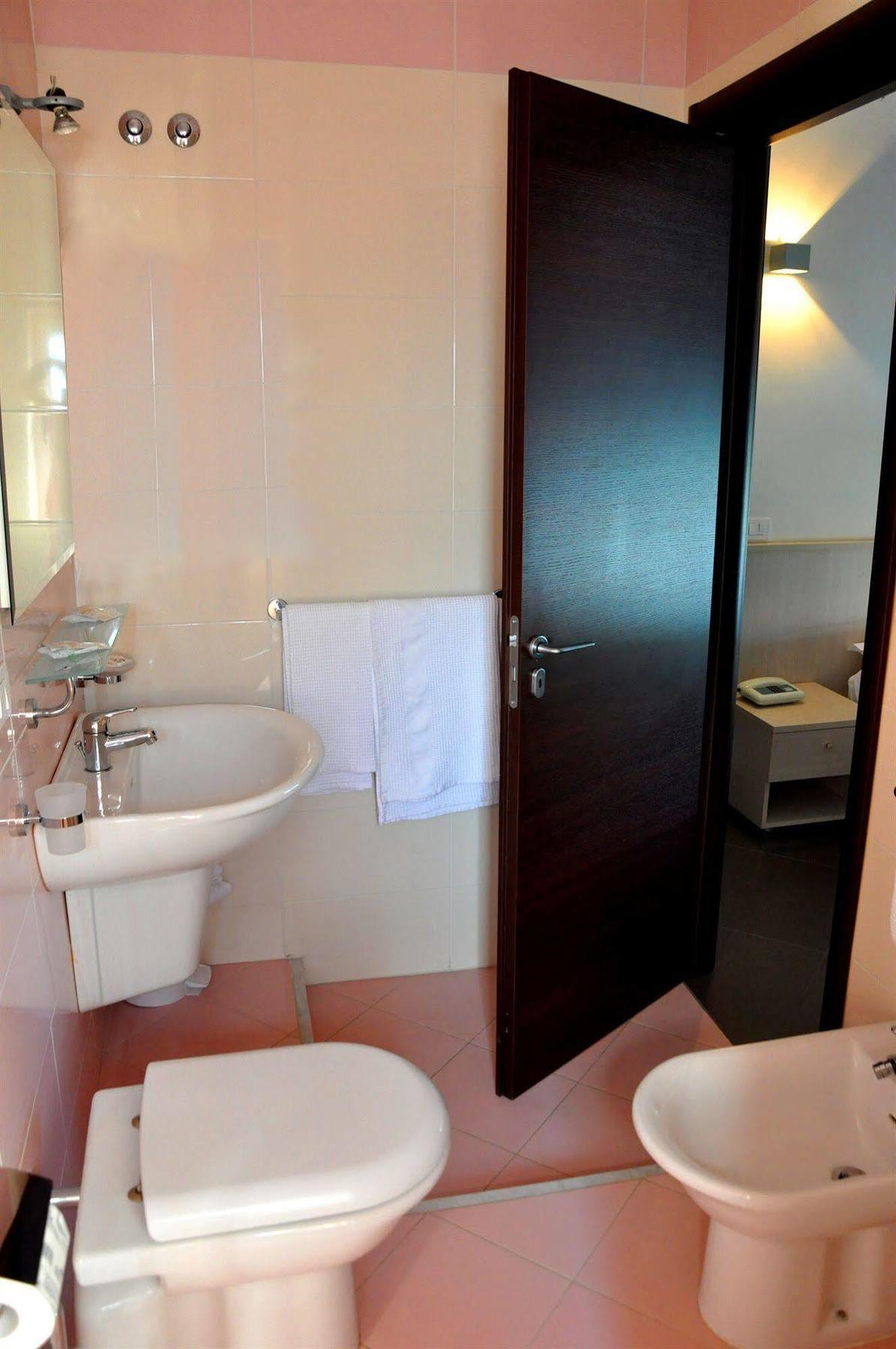 Albergo Riviera Spineta Battipaglia Eksteriør bilde